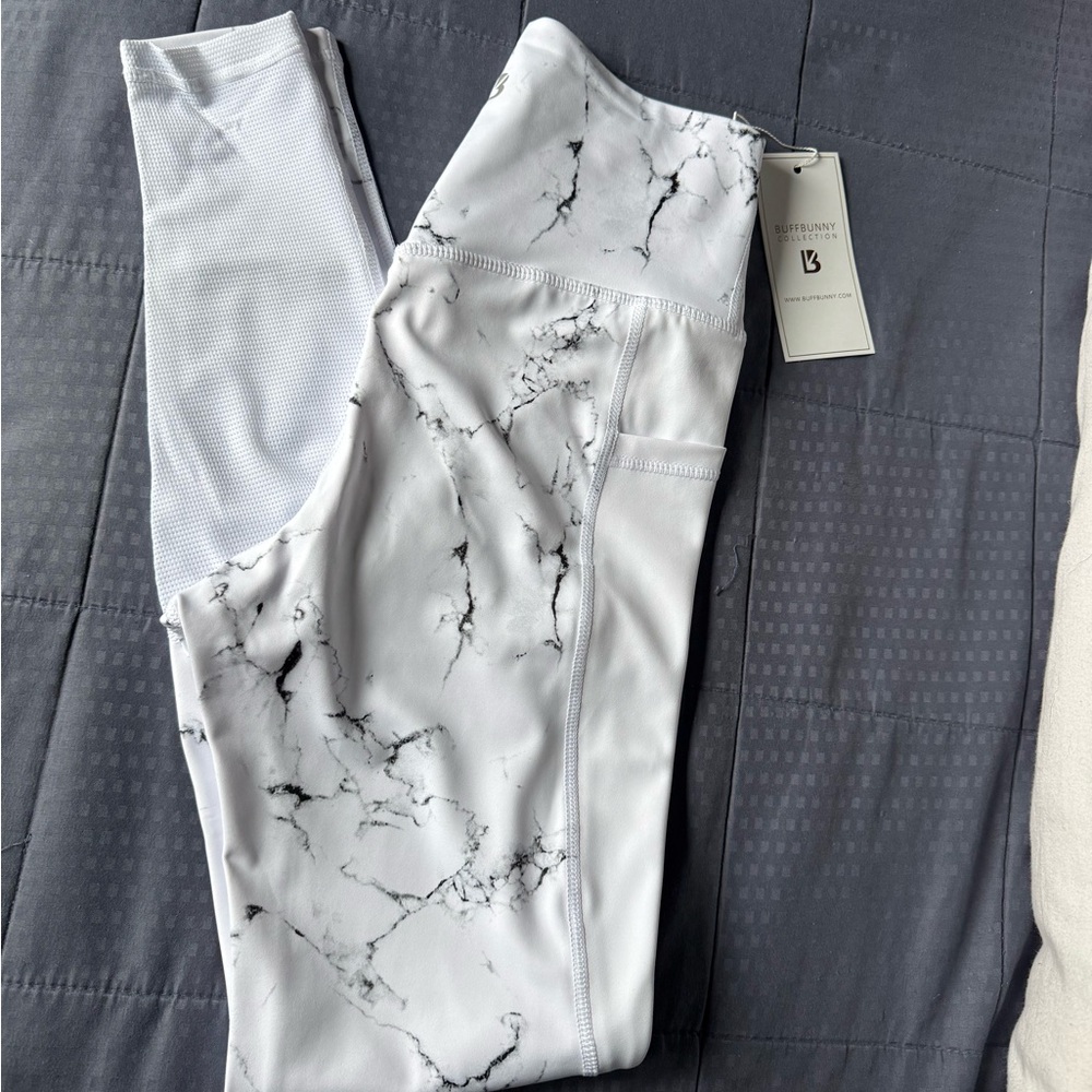 BuffBunny White Onyx Marble Leggings